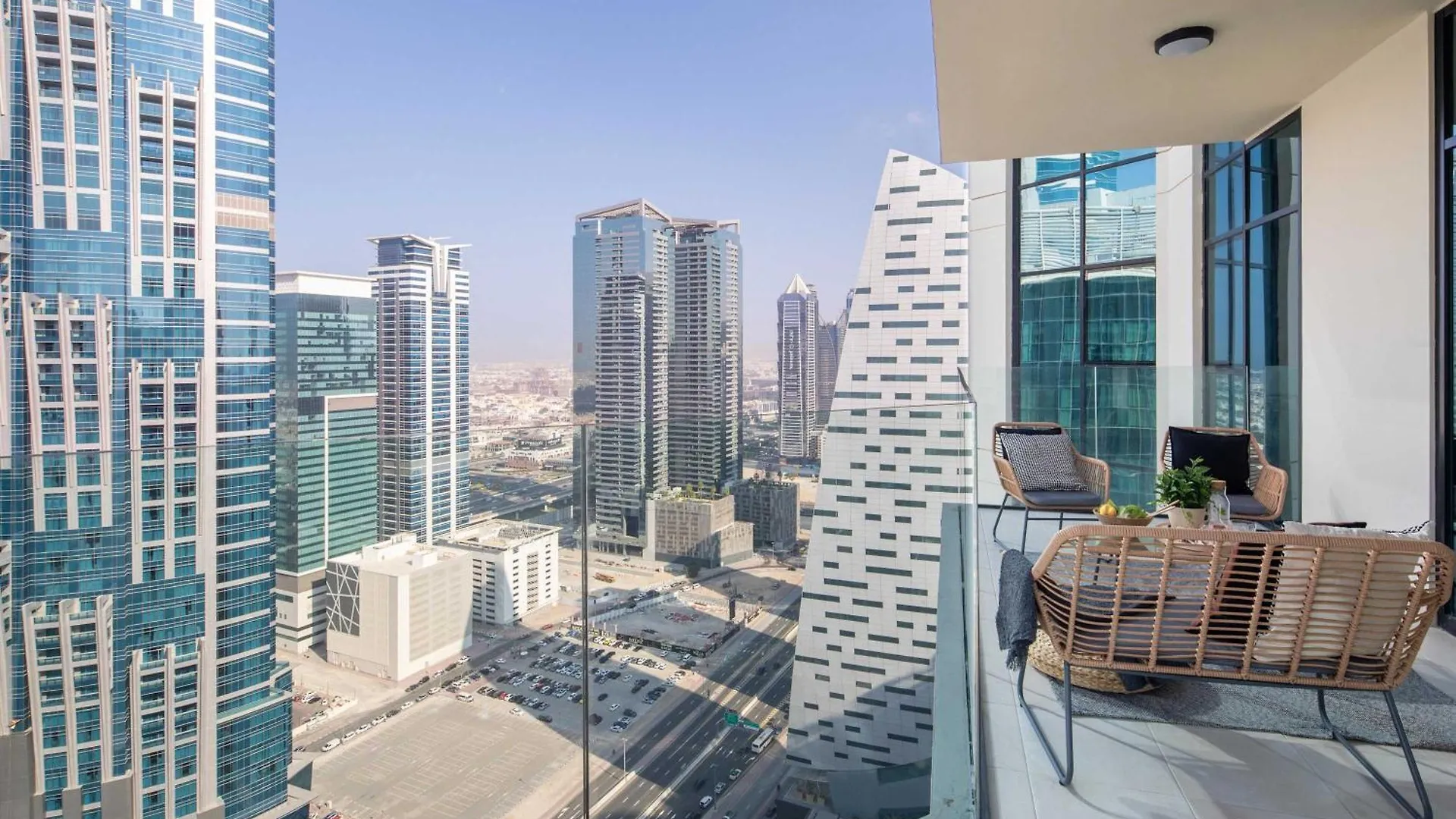 Frank Porter - Urban Oasis Dubai Apartment