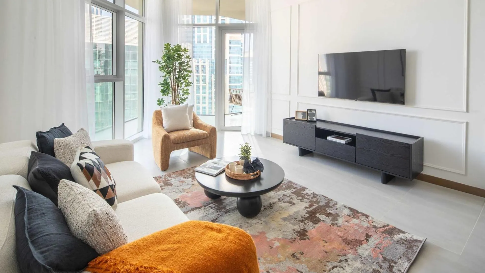 Frank Porter - Urban Oasis Dubai Apartment